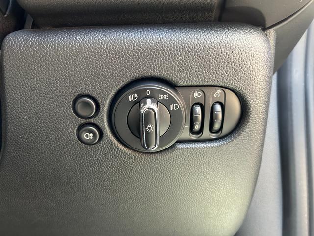 ＭＩＮＩ 　純正ナビ・アイドリングストップ・Ｂｌｕｅｔｏｏｔｈ・カーテンエアバック・１５インチ純正アルミホイール・ＥＴＣ・認定中古車（20枚目）