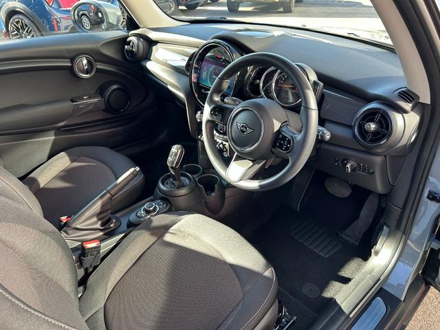 ＭＩＮＩ 　純正ナビ・アイドリングストップ・Ｂｌｕｅｔｏｏｔｈ・カーテンエアバック・１５インチ純正アルミホイール・ＥＴＣ・認定中古車（41枚目）