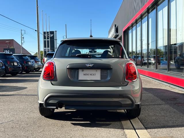 ＭＩＮＩ 　純正ナビ・アイドリングストップ・Ｂｌｕｅｔｏｏｔｈ・カーテンエアバック・１５インチ純正アルミホイール・ＥＴＣ・認定中古車（54枚目）
