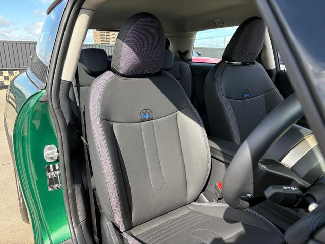 ＭＩＮＩ クーパーＣ　クラシック・トリム　純正ナビ・純正バックカメラ・アダプティブクルーズコントロール・サラウンドビューモニター・オートライト・オートワイパー・アップルカープレイ・アンドロイドオート（34枚目）