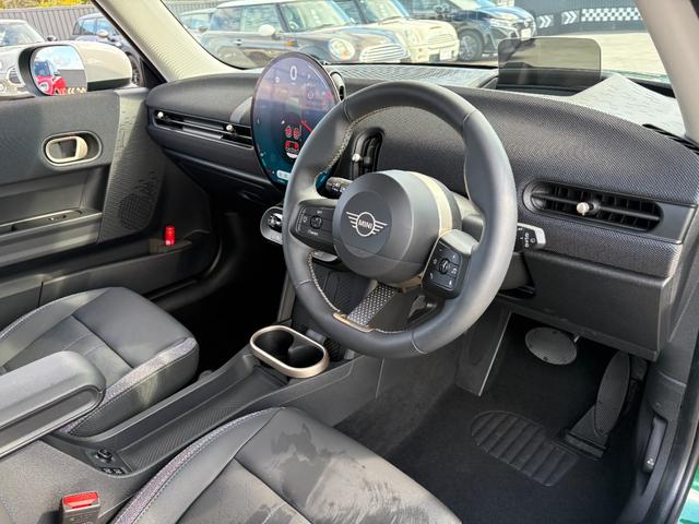 ＭＩＮＩ クーパーＣ　クラシック・トリム　純正ナビ・純正バックカメラ・アダプティブクルーズコントロール・サラウンドビューモニター・オートライト・オートワイパー・アップルカープレイ・アンドロイドオート（39枚目）