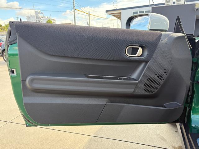 ＭＩＮＩ クーパーＣ　クラシック・トリム　純正ナビ・純正バックカメラ・アダプティブクルーズコントロール・サラウンドビューモニター・オートライト・オートワイパー・アップルカープレイ・アンドロイドオート（40枚目）