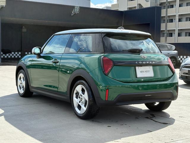 ＭＩＮＩ クーパーＣ　クラシック・トリム　純正ナビ・純正バックカメラ・アダプティブクルーズコントロール・サラウンドビューモニター・オートライト・オートワイパー・アップルカープレイ・アンドロイドオート（50枚目）