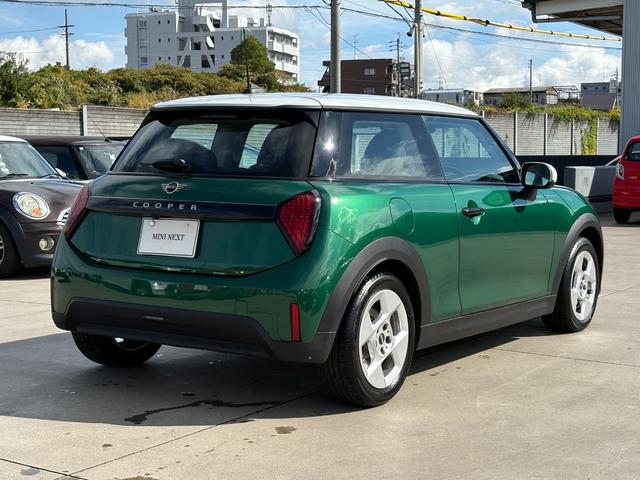 ＭＩＮＩ クーパーＣ　クラシック・トリム　純正ナビ・純正バックカメラ・アダプティブクルーズコントロール・サラウンドビューモニター・オートライト・オートワイパー・アップルカープレイ・アンドロイドオート（52枚目）