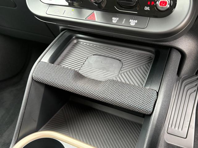 ＭＩＮＩ カントリーマンＤ　フェイバリット・トリム　純正ナビ・純正バックカメラ・アダプティブクルーズコントロール・サラウンドビューモニター・オートライト・オートワイパー・アップルカープレイ・アンドロイドオート（14枚目）