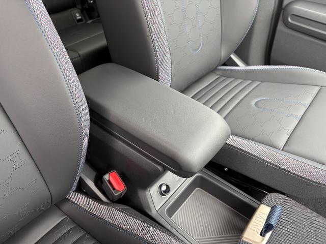 ＭＩＮＩ カントリーマンＤ　フェイバリット・トリム　純正ナビ・純正バックカメラ・アダプティブクルーズコントロール・サラウンドビューモニター・オートライト・オートワイパー・アップルカープレイ・アンドロイドオート（18枚目）