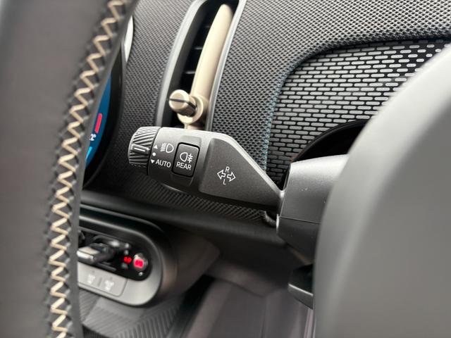 ＭＩＮＩ カントリーマンＤ　フェイバリット・トリム　純正ナビ・純正バックカメラ・アダプティブクルーズコントロール・サラウンドビューモニター・オートライト・オートワイパー・アップルカープレイ・アンドロイドオート（23枚目）