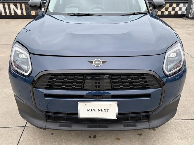 ＭＩＮＩ カントリーマンＤ　フェイバリット・トリム　純正ナビ・純正バックカメラ・アダプティブクルーズコントロール・サラウンドビューモニター・オートライト・オートワイパー・アップルカープレイ・アンドロイドオート（28枚目）