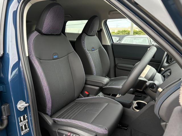 ＭＩＮＩ カントリーマンＤ　フェイバリット・トリム　純正ナビ・純正バックカメラ・アダプティブクルーズコントロール・サラウンドビューモニター・オートライト・オートワイパー・アップルカープレイ・アンドロイドオート（36枚目）