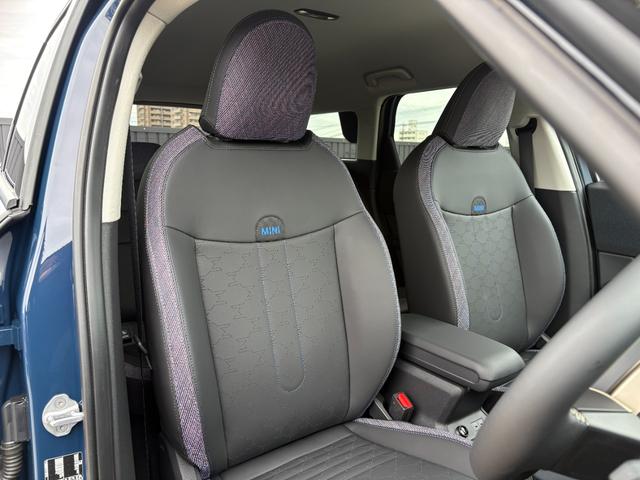 ＭＩＮＩ カントリーマンＤ　フェイバリット・トリム　純正ナビ・純正バックカメラ・アダプティブクルーズコントロール・サラウンドビューモニター・オートライト・オートワイパー・アップルカープレイ・アンドロイドオート（38枚目）