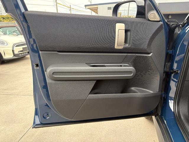 ＭＩＮＩ カントリーマンＤ　フェイバリット・トリム　純正ナビ・純正バックカメラ・アダプティブクルーズコントロール・サラウンドビューモニター・オートライト・オートワイパー・アップルカープレイ・アンドロイドオート（48枚目）