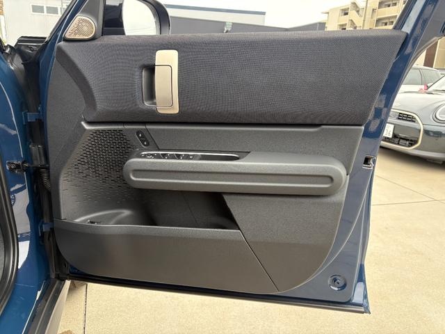 ＭＩＮＩ カントリーマンＤ　フェイバリット・トリム　純正ナビ・純正バックカメラ・アダプティブクルーズコントロール・サラウンドビューモニター・オートライト・オートワイパー・アップルカープレイ・アンドロイドオート（49枚目）