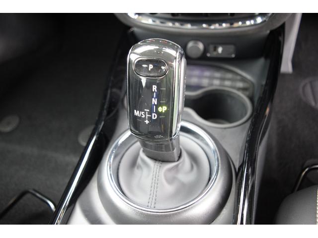 ＭＩＮＩ クーパーＤ　クラブマン　クラシック・トリム　純正バックカメラ・アイドリングストップ・ＥＴＣ・Ｂｌｕｅｔｏｏｔｈ・キーレス・コンフォートアクセス・認定中古車（11枚目）