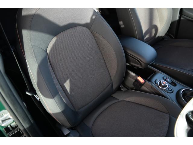 ＭＩＮＩ クーパーＤ　クロスオーバー　純正ＨＤＤナビゲーションシステム／ＥＴＣ２．０／アクティブクルーズコントロール／テールゲートイージーオープナー／純正バックカメラ／コンフォートアクセス／ＬＥＤヘッドライト／純正アルミホイール（35枚目）