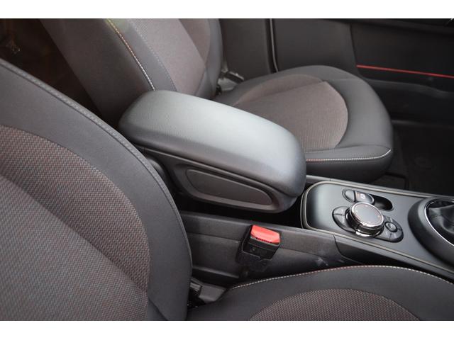 MINI クーパーD クロスオーバー 純正HDDナビゲーションシステム/ETC2.0/テールゲートイージーオープナー/純正バックカメラ/コンフォートアクセス/フォグライト/LEDヘッドライト/純正アルミホイール(14枚目)