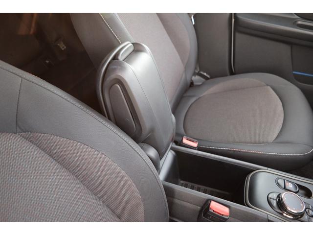 MINI クーパーD クロスオーバー 純正HDDナビゲーションシステム/ETC2.0/テールゲートイージーオープナー/純正バックカメラ/コンフォートアクセス/フォグライト/LEDヘッドライト/純正アルミホイール(16枚目)