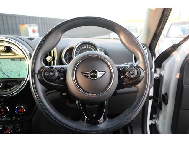 MINI クーパーD クロスオーバー 純正HDDナビゲーションシステム/ETC2.0/テールゲートイージーオープナー/純正バックカメラ/コンフォートアクセス/フォグライト/LEDヘッドライト/純正アルミホイール(17枚目)