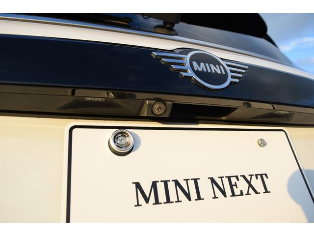 MINI クーパーD クロスオーバー 純正HDDナビゲーションシステム/ETC2.0/テールゲートイージーオープナー/純正バックカメラ/コンフォートアクセス/フォグライト/LEDヘッドライト/純正アルミホイール(32枚目)