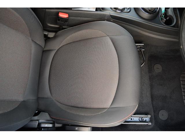 MINI クーパーD クロスオーバー 純正HDDナビゲーションシステム/ETC2.0/テールゲートイージーオープナー/純正バックカメラ/コンフォートアクセス/フォグライト/LEDヘッドライト/純正アルミホイール(37枚目)