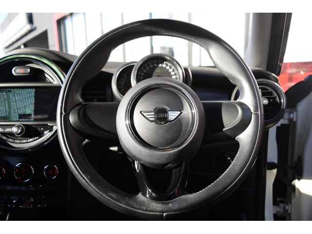 MINI クーパー 純正ナビ・Bluetooth接続・バックカメラ・オートライト・オートワイパー・LEDライト・ETC・認定中古車(14枚目)