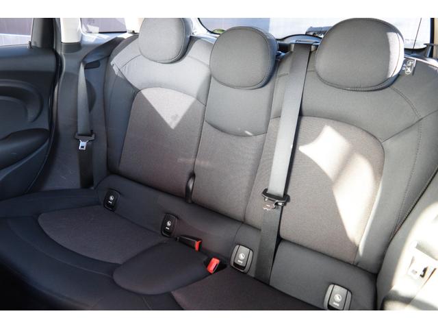 MINI クーパー 純正ナビ・Bluetooth接続・バックカメラ・オートライト・オートワイパー・LEDライト・ETC・認定中古車(33枚目)