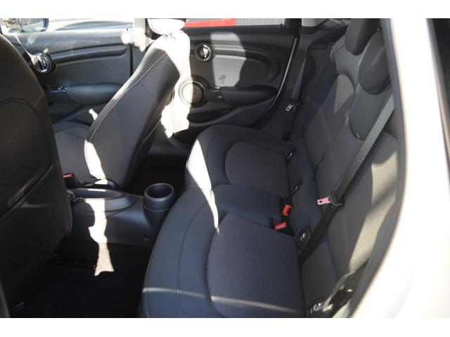 MINI クーパー 純正ナビ・Bluetooth接続・バックカメラ・オートライト・オートワイパー・LEDライト・ETC・認定中古車(34枚目)