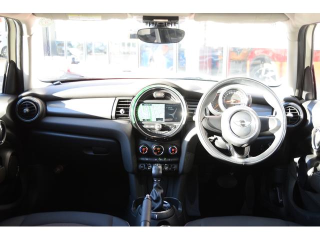 MINI クーパー 純正ナビ・Bluetooth接続・バックカメラ・オートライト・オートワイパー・LEDライト・ETC・認定中古車(35枚目)
