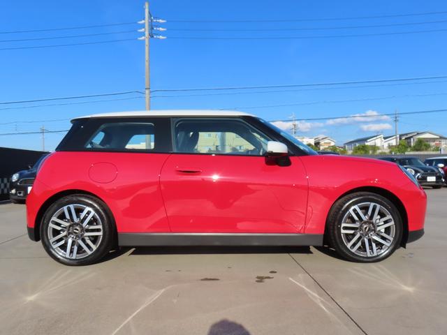 MINI クーパーE クラシック・トリム 純正ナビ・アップルカープレイ・アンドロイドオート・シートヒーター・ステアリングヒーター・キーレス・Bluetooth・アダプティブクルーズコントロール・認定中古車(52枚目)