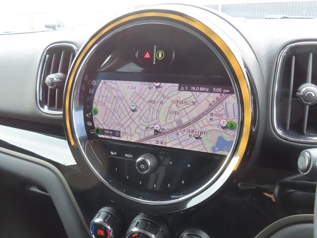 MINI クーパーSD クロスオーバー オール4 認定中古車・Bluetooth接続・バックカメラ・ユニオンジャックテールランプ・オートライ・追従機能・オートワイパー・ETC付き・ALL4・LEDライト・オットマン(8枚目)