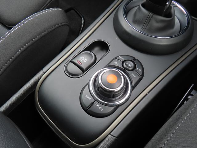 MINI クーパーSD クロスオーバー オール4 認定中古車・Bluetooth接続・バックカメラ・ユニオンジャックテールランプ・オートライ・追従機能・オートワイパー・ETC付き・ALL4・LEDライト・オットマン(13枚目)