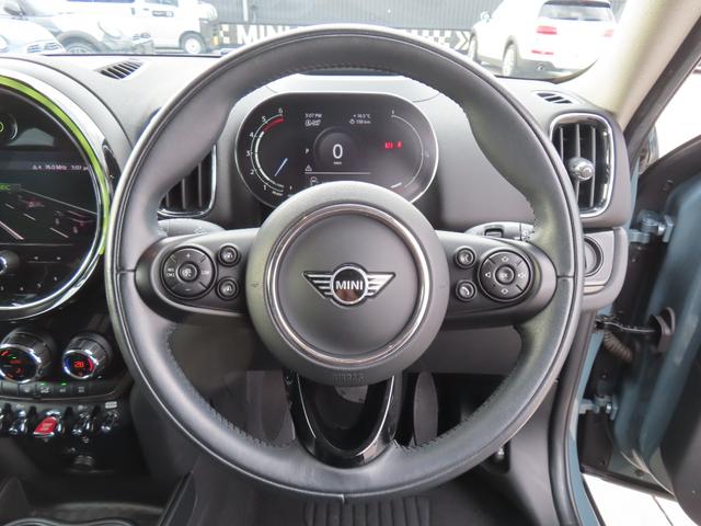 MINI クーパーSD クロスオーバー オール4 認定中古車・Bluetooth接続・バックカメラ・ユニオンジャックテールランプ・オートライ・追従機能・オートワイパー・ETC付き・ALL4・LEDライト・オットマン(17枚目)