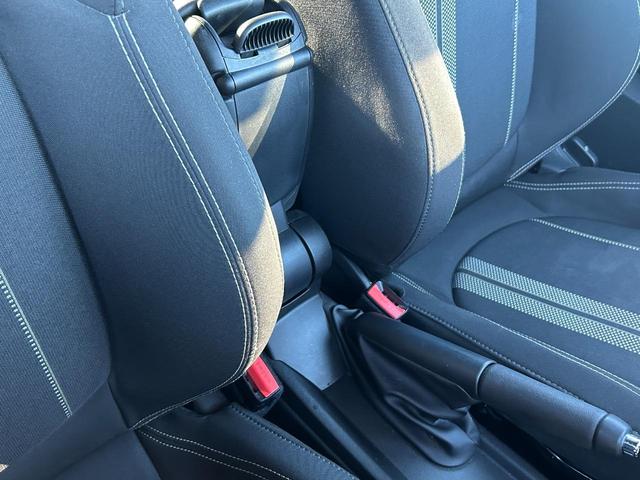 ＭＩＮＩ クーパーＳＤ　認定中古車・ユニオンジャックテールランプ・ＬＥＤライト・Ｂｌｕｅｔｏｏｔｈ接続・バックカメラ・純正ナビ・リッミター機能・軽油・オートワイパー・オートライト（19枚目）