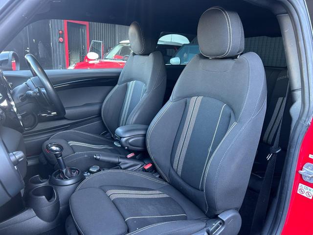 ＭＩＮＩ クーパーＳＤ　認定中古車・ユニオンジャックテールランプ・ＬＥＤライト・Ｂｌｕｅｔｏｏｔｈ接続・バックカメラ・純正ナビ・リッミター機能・軽油・オートワイパー・オートライト（38枚目）