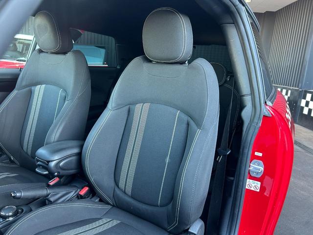 ＭＩＮＩ クーパーＳＤ　認定中古車・ユニオンジャックテールランプ・ＬＥＤライト・Ｂｌｕｅｔｏｏｔｈ接続・バックカメラ・純正ナビ・リッミター機能・軽油・オートワイパー・オートライト（40枚目）
