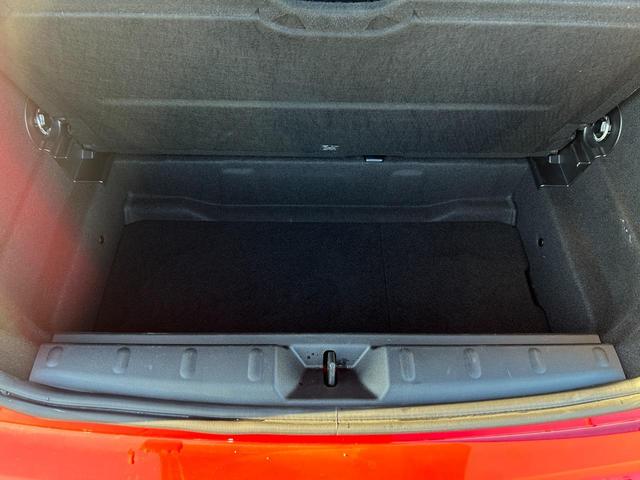 ＭＩＮＩ クーパーＳＤ　認定中古車・ユニオンジャックテールランプ・ＬＥＤライト・Ｂｌｕｅｔｏｏｔｈ接続・バックカメラ・純正ナビ・リッミター機能・軽油・オートワイパー・オートライト（52枚目）