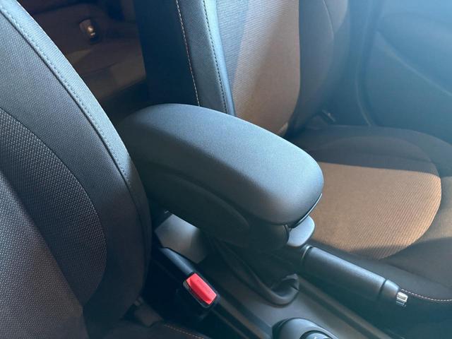 ＭＩＮＩ 　認定中古車・ユニオンジャックテールランプ・ＬＥＤライト・Ｂｌｕｅｔｏｏｔｈ接続・バックカメラ・純正ナビ・リッミター機能・軽油・オートワイパー・オートライト（17枚目）