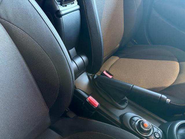 ＭＩＮＩ 　認定中古車・ユニオンジャックテールランプ・ＬＥＤライト・Ｂｌｕｅｔｏｏｔｈ接続・バックカメラ・純正ナビ・リッミター機能・軽油・オートワイパー・オートライト（19枚目）