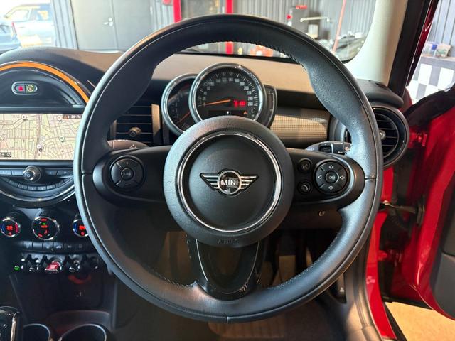 ＭＩＮＩ 　認定中古車・ユニオンジャックテールランプ・ＬＥＤライト・Ｂｌｕｅｔｏｏｔｈ接続・バックカメラ・純正ナビ・リッミター機能・軽油・オートワイパー・オートライト（20枚目）