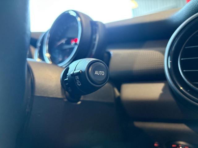 ＭＩＮＩ 　認定中古車・ユニオンジャックテールランプ・ＬＥＤライト・Ｂｌｕｅｔｏｏｔｈ接続・バックカメラ・純正ナビ・リッミター機能・軽油・オートワイパー・オートライト（22枚目）