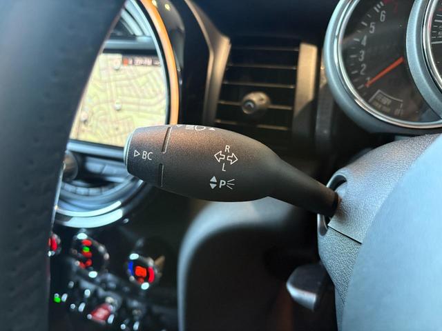 ＭＩＮＩ 　認定中古車・ユニオンジャックテールランプ・ＬＥＤライト・Ｂｌｕｅｔｏｏｔｈ接続・バックカメラ・純正ナビ・リッミター機能・軽油・オートワイパー・オートライト（23枚目）