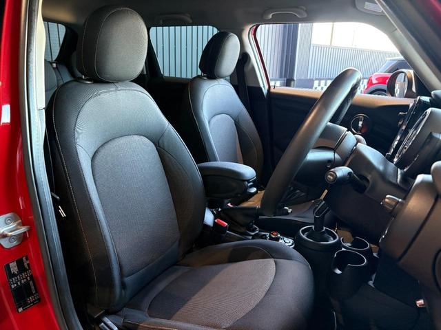 ＭＩＮＩ 　認定中古車・ユニオンジャックテールランプ・ＬＥＤライト・Ｂｌｕｅｔｏｏｔｈ接続・バックカメラ・純正ナビ・リッミター機能・軽油・オートワイパー・オートライト（36枚目）