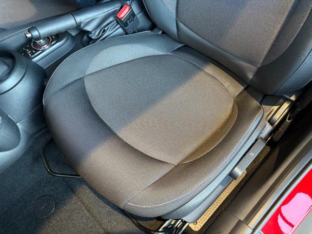 ＭＩＮＩ 　認定中古車・ユニオンジャックテールランプ・ＬＥＤライト・Ｂｌｕｅｔｏｏｔｈ接続・バックカメラ・純正ナビ・リッミター機能・軽油・オートワイパー・オートライト（40枚目）