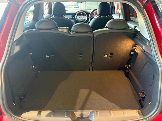 ＭＩＮＩ 　認定中古車・ユニオンジャックテールランプ・ＬＥＤライト・Ｂｌｕｅｔｏｏｔｈ接続・バックカメラ・純正ナビ・リッミター機能・軽油・オートワイパー・オートライト（46枚目）