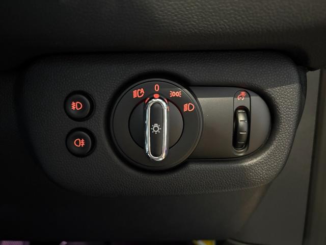 ＭＩＮＩ クーパーＳＤ　クラブマン　純正ナビ・純正バックカメラ・純正シートヒーター・アダプティブクルーズコントロール・アイドリングストップ・コンフォートアクセス・キーレス・Ｂｌｕｅｔｏｏｔｈ・認定中古車（25枚目）