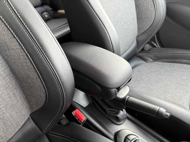ＭＩＮＩ クーパーＤプレミアムプラスパッケージクラシックトリム　アップルカープレイ・純正バックカメラ・純正シートヒーター・ワイヤレスチャージング・ＥＴＣ・キーレス・コンフォートアクセス・Ｂｌｕｅｔｏｏｔｈ・プレミアムプラスパッケージ・認定中古車（17枚目）