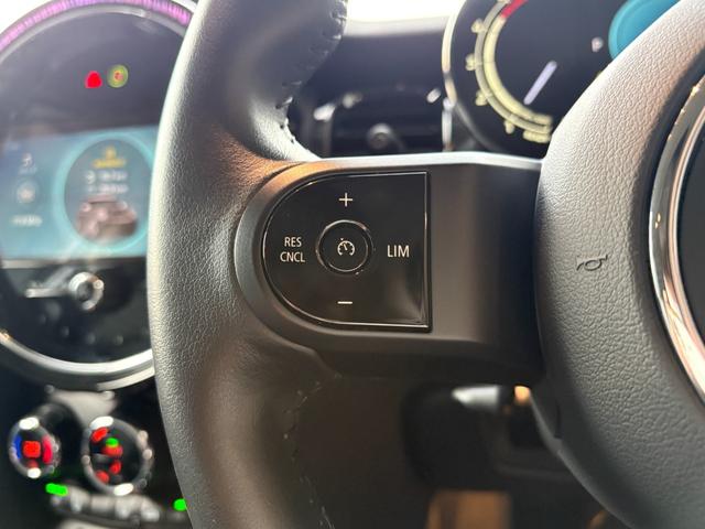 ＭＩＮＩ クーパーＤプレミアムプラスパッケージクラシックトリム　アップルカープレイ・純正バックカメラ・純正シートヒーター・ワイヤレスチャージング・ＥＴＣ・キーレス・コンフォートアクセス・Ｂｌｕｅｔｏｏｔｈ・プレミアムプラスパッケージ・認定中古車（21枚目）