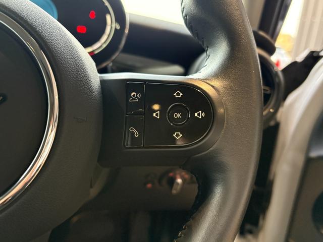 ＭＩＮＩ クーパーＤプレミアムプラスパッケージクラシックトリム　アップルカープレイ・純正バックカメラ・純正シートヒーター・ワイヤレスチャージング・ＥＴＣ・キーレス・コンフォートアクセス・Ｂｌｕｅｔｏｏｔｈ・プレミアムプラスパッケージ・認定中古車（22枚目）