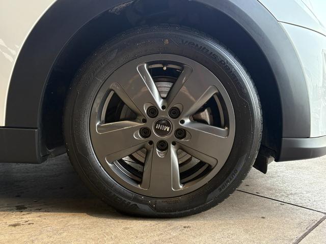 ＭＩＮＩ クーパーＤプレミアムプラスパッケージクラシックトリム　アップルカープレイ・純正バックカメラ・純正シートヒーター・ワイヤレスチャージング・ＥＴＣ・キーレス・コンフォートアクセス・Ｂｌｕｅｔｏｏｔｈ・プレミアムプラスパッケージ・認定中古車（31枚目）