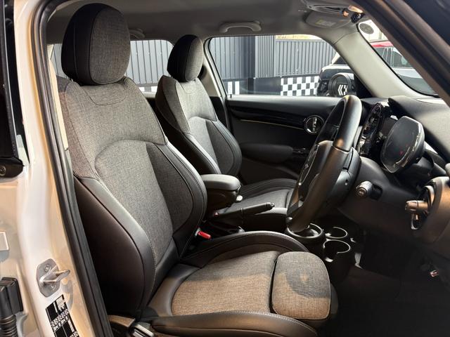 ＭＩＮＩ クーパーＤプレミアムプラスパッケージクラシックトリム　アップルカープレイ・純正バックカメラ・純正シートヒーター・ワイヤレスチャージング・ＥＴＣ・キーレス・コンフォートアクセス・Ｂｌｕｅｔｏｏｔｈ・プレミアムプラスパッケージ・認定中古車（36枚目）