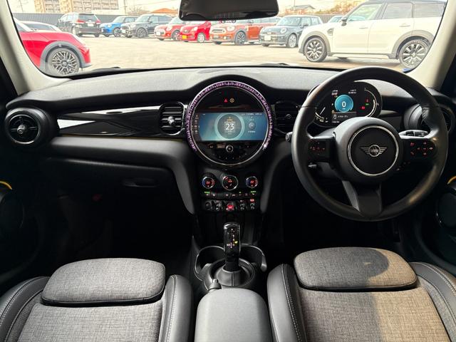 ＭＩＮＩ クーパーＤプレミアムプラスパッケージクラシックトリム　アップルカープレイ・純正バックカメラ・純正シートヒーター・ワイヤレスチャージング・ＥＴＣ・キーレス・コンフォートアクセス・Ｂｌｕｅｔｏｏｔｈ・プレミアムプラスパッケージ・認定中古車（44枚目）